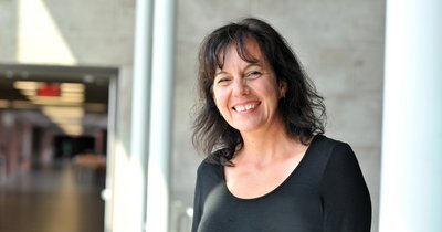 Caroline Duchaine, professeure au Département de biochimie, de microbiologie et de bio-informatique