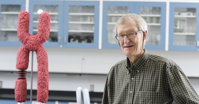 Alan Anderson, professeur au Département de biologie