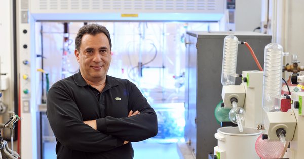 John Boukouvalas, professeur au Département de chimie