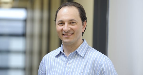 Ilie Radu Mitric, professeur à l'École d'actuariat
