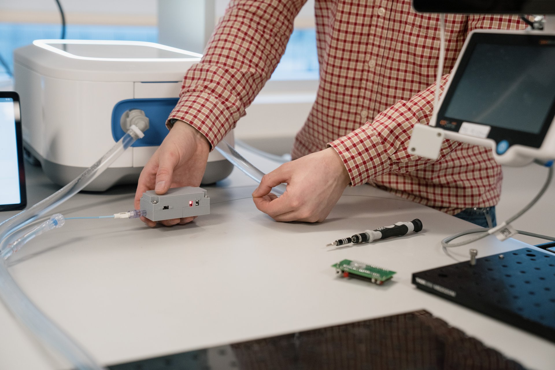 AccuTrack, un produit OpSens conçu par un étudiant à la Faculté des sciences et de génie