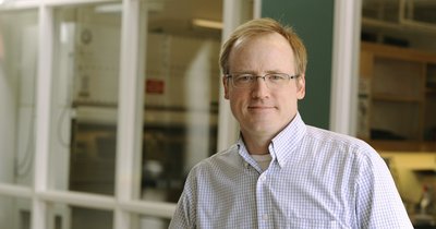 Paul De Koninck, professeur au Département de biochimie, de microbiologie et de bio-informatique