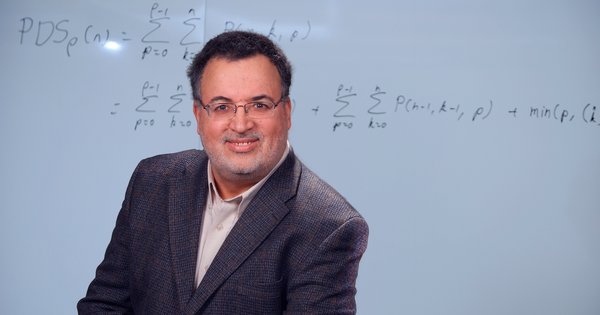 Brahim Chaib-draa, professeur au Département d'informatique et de génie logiciel