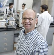 Peter Vanrolleghem, professeur au Département de génie civil et de génie des eaux