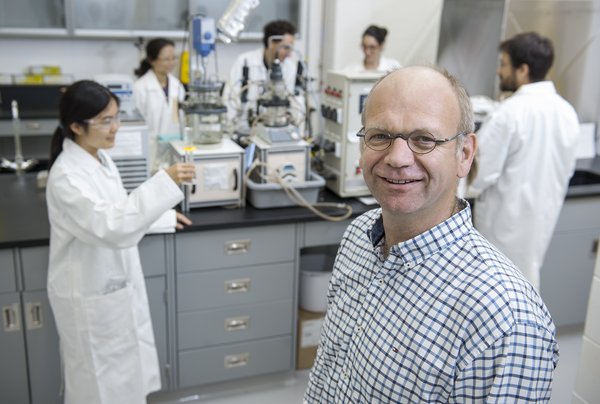 Peter Vanrolleghem, professeur au Département de génie civil et de génie des eaux