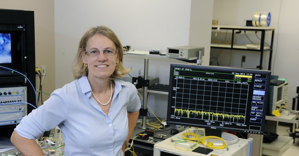 Leslie Rusch, professeure au Département de génie électrique et de génie informatique