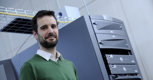  Simon Hardy, professeur au Département d'informatique et de génie logiciel