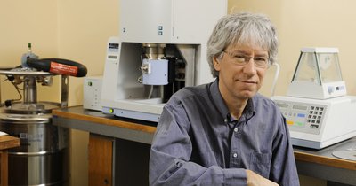 Daniel Larouche, professeur au Département de génie des mines, de la métallurgie et des matériaux